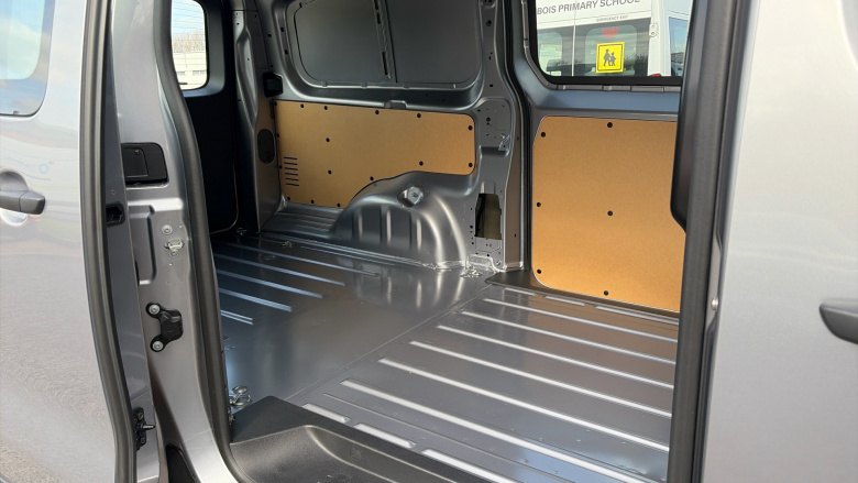 Vauxhall Vivaro L2 Diesel 2.0 Turbo D 145 Prime H1 Van Auto